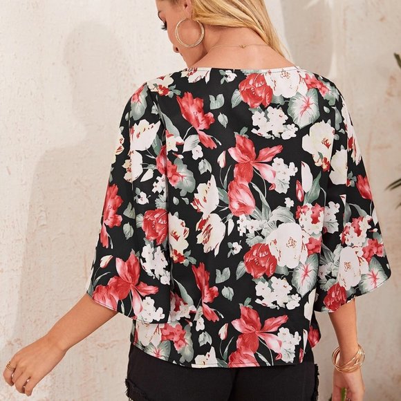🎶 SALE NEW!!! Sizes 2 or 4 Split Sleeve Floral Print Top - Picture 3 of 3